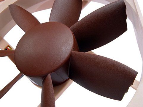 Image shows the Noctua NF-S12B FLX PC Fan using the SSO Fan Bearing.