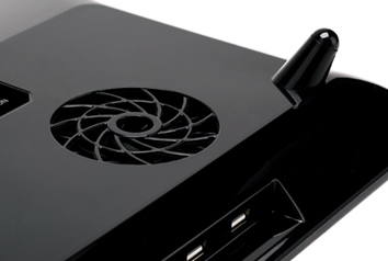 Zalman ZM-NC1500 aluminum laptop cooler. Image shows Zalman ZM-NC1500 laptop cooler.