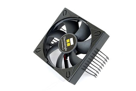 Thermalright Ultra-120 Extreme 120mm fan and fan holder. Image shows 120mm quiet fan and fan holder.