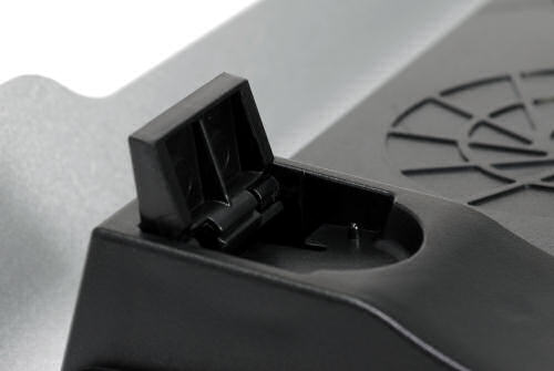 NC2000 features foldable feet for height/angle adjustment
