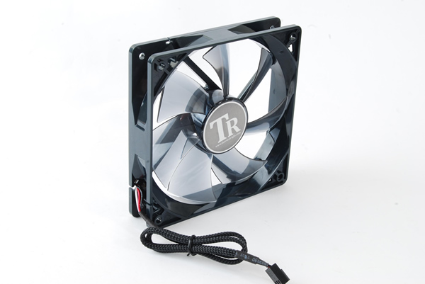Quiet cooling fan for the Thermalright MUX-120 Image shows the Thermalright MUX-120 CPU Cooler fan.